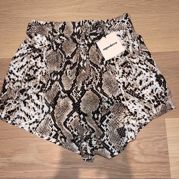 REVOLVE superdown Nora Snake Shorts XS - Picture 3 of 6